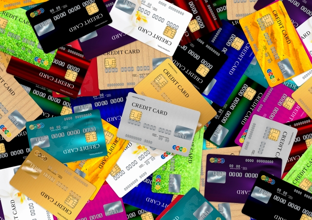 クレジットカードの申込みブラックとは？短期間に複数社に申込まないように！